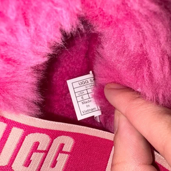 UGG hot Pink Furry Slippers - Picture 4 of 4